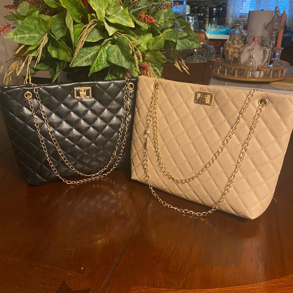 Two pocketbook - Picture 2 of 5